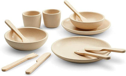 PlanToys® Pretend Play Wooden Tableware Set for Kids | 16-Piece Montessori Kitchen Toy Set with Plates, Cups, Bowls & Utensils | Eco-Friendly, Non-Toxic Toy for Toddlers & Preschoolers