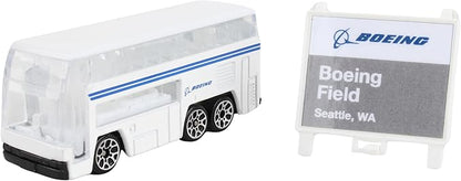 Daron Airport Playset – Boeing 787 – Die-Cast Metal Airplane Toy with Plastic Accessories and Vehicles for Kids Ages 3+