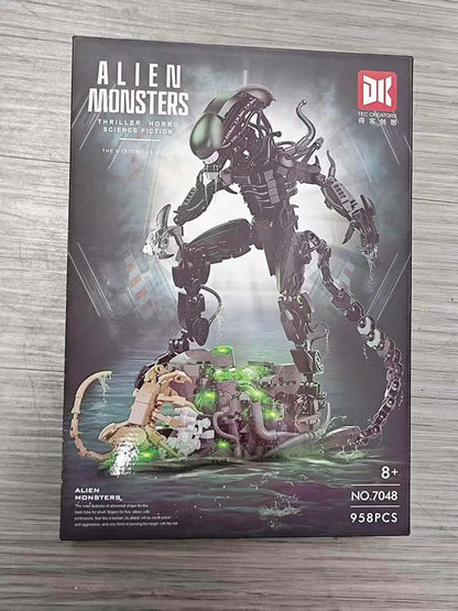 Xenomorph Building Set, MOC Alien Action Figure Kit Compatible with Lego, Horror Sci - Fi Collectible Model Figure & Detailed Base for Adults Kids Birthday for Movie Fans Aged 8+ 958PCS