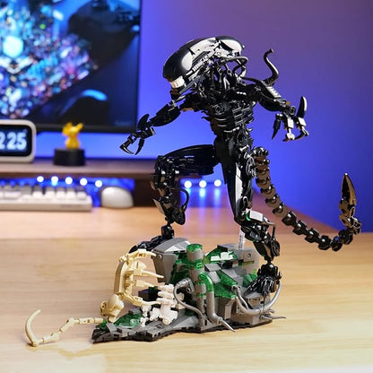Xenomorph Building Set, MOC Alien Action Figure Kit Compatible with Lego, Horror Sci - Fi Collectible Model Figure & Detailed Base for Adults Kids Birthday for Movie Fans Aged 8+ 958PCS