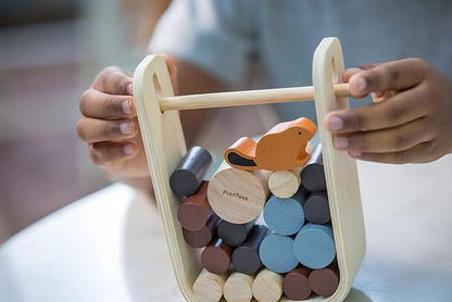 PlanToys Timber Tumble - Juguete de Motricidad con Castor y Troncos - Juguete de Madera a Partir de 3 Años - Juego de Ensamble para 1-4 Jugadores