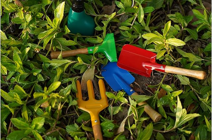 Kidz Gardening Tool Set – Gardening Tools Kit Includes Shovel, Rake, Fork Trowel, Children'z Garden Kit with Sun Hat, Apron, Gloves, Tote Bag, Sprayer and Bucket, Outdoor Play Toyz Gift for Kidz