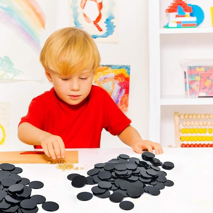Coopay 300 Pieces Plastic Learning Counters Disks Bingo Chip Counting Discs Markers for Math Practice and Poker Chips Game Tokens,1 Inch (Black Style 1)