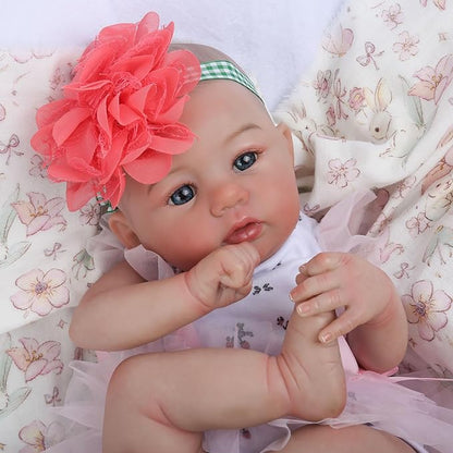 WOOROY Realistic Reborn Baby Dolls, 18 Inch Lifelike Newborn Eyes Open Girl Real Life Soft Cloth Body with Gift Box for Kids 3+