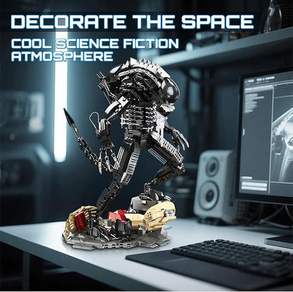 HIGH GODO Alien Mech Xenomorph Warrior Building Sets for Adult, Horror Action Figure Toy with Base,Gifts for Boys Aged 8-14, Perfect for Birthdays Christmases Halloweens, 882 Pieces