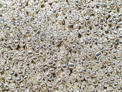 Perlin Glass Seed Beads 4mm 6/0 Round Mini Small Pony Spacer Beads 1100pcs for Jewelry Making Earrings Bracelets Pendants Waist DIY Handmade Metallic Color Kit (Silver Shiny)