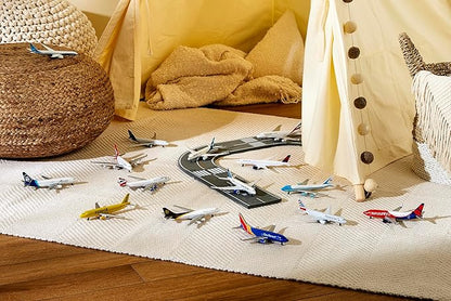 Daron Toy Airplane – Spirit Airlines – Die-Cast Metal Model Airplane Toy with Plastic Parts for Kids Ages 3+